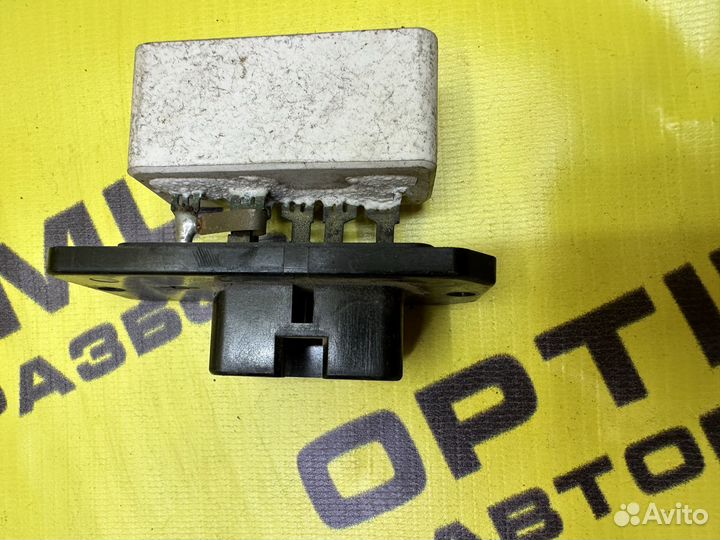 Реостат / Резистор печки Toyota Voxy