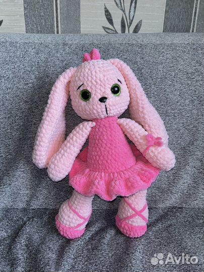 Вязаные игрушки зайка