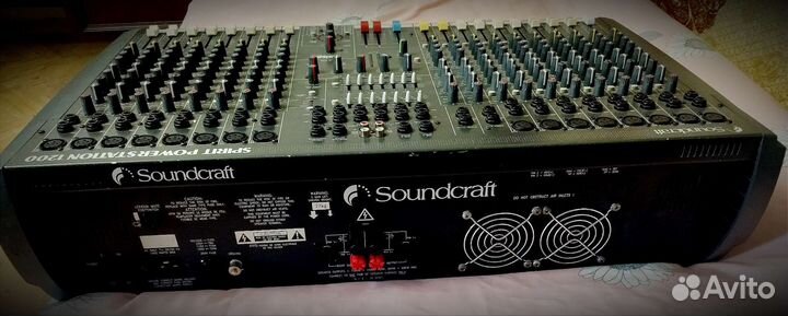 Soundcraft Активный микшерный пульт