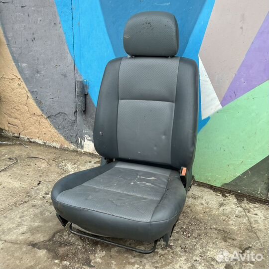 Переднее сиденье от иномарки