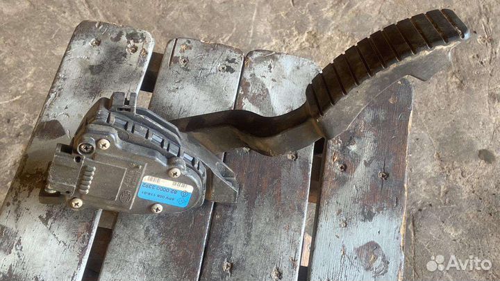 Электронная педаль газа Рено Лагуна 2