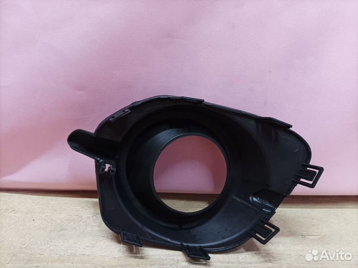 Окантовка птф правая Pajero Sport 2 2008-2015