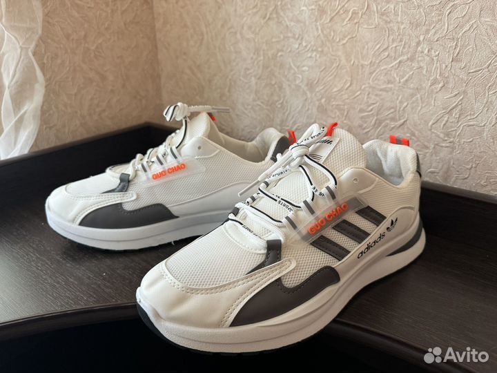 Кроссовки мужские 42 размер