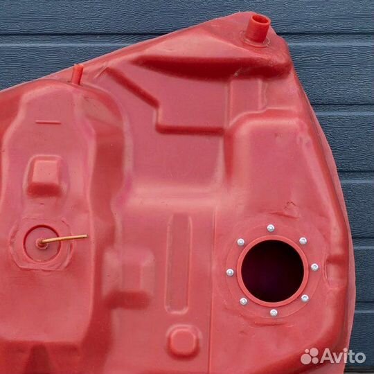 Топливный бак Toyota Corolla Verso