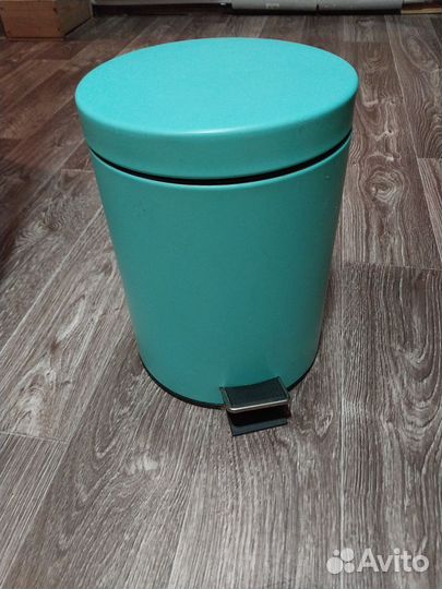 Ведро для мусора с педалью.Металл