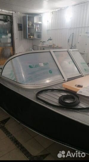Ветровое стекло на катер
