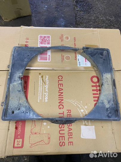 Диффузор радиатора Mitsubishi Pajero 2.5 TD 4D56