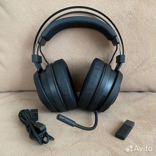 Беспроводные наушники Razer Nari Essential