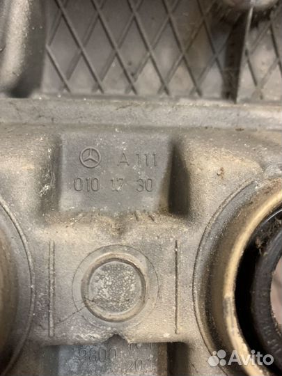 Клапанная крышка Мерседес 111 мотор