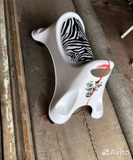 Детская каталка зебра