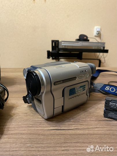 Видеокамера sony Digital 8 DCR-TRV265E