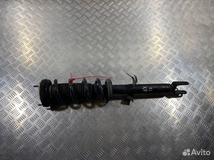 Амортизатор передний левый Infiniti QX70 S51 2016