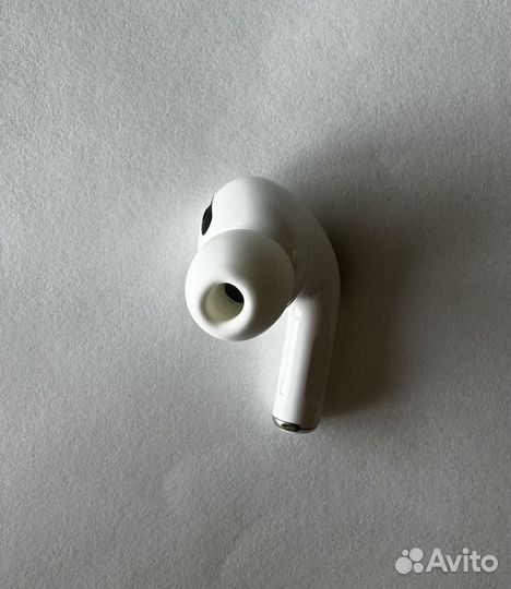 Левый наушник от AirPods Pro 1 поколения Apple