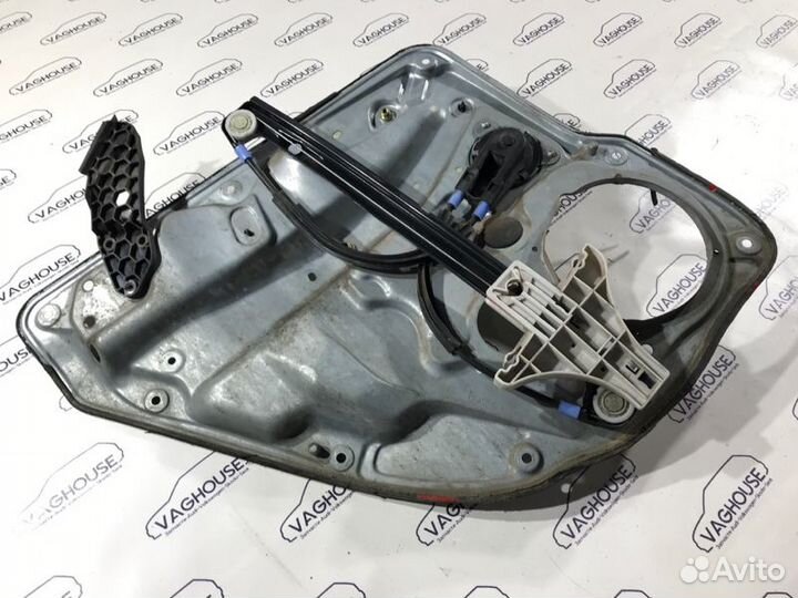 Стеклоподъемник задний правый Volkswagen Golf MK4