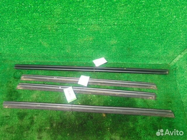 Молдинг стекла передний правый Ford Mondeo 4