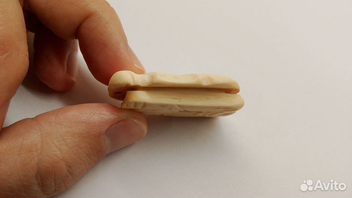 Фигурки нецке из бивня мамонта