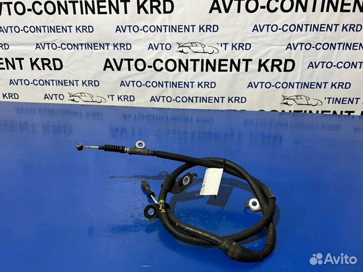 Тросик ручника задний правый Nissan Elgrand E51