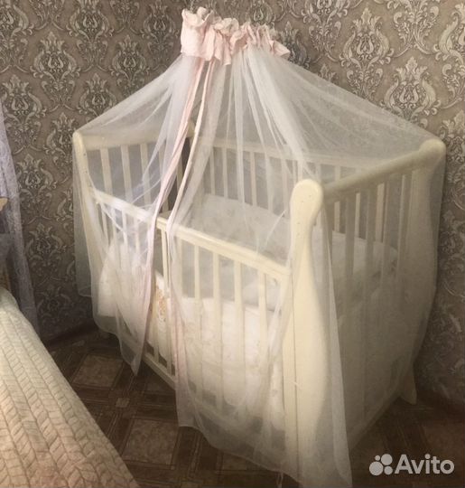 Детская кроватка