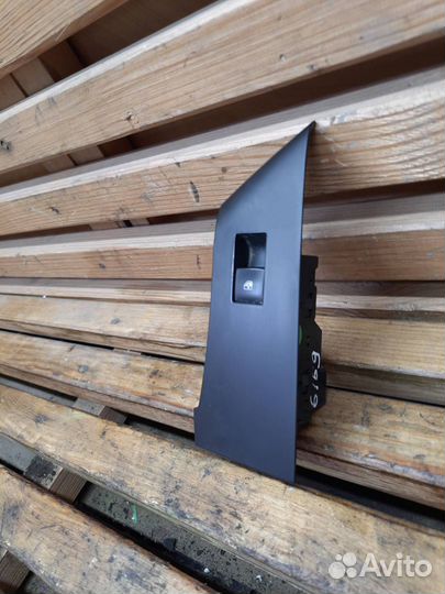 Блок управления стеклоподъемниками передней правой