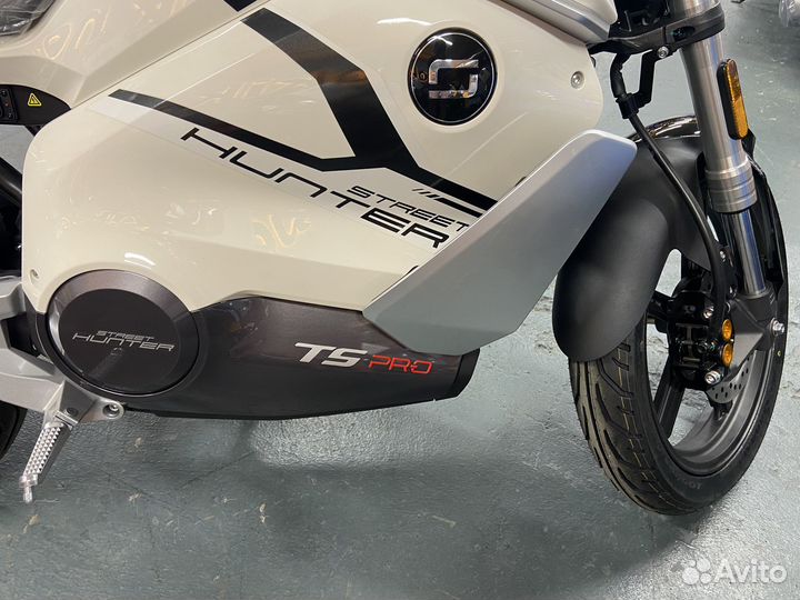 Электромотоцикл super soco TS street hunter PRO
