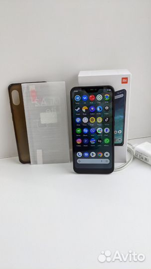 Xiaomi Mi A2 Lite Android One, 4/32 ГБ