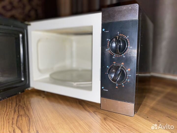 Микроволновая печь Sanyo EM-D7-L17