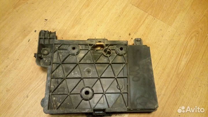 Площадка под аккумулятор Рено сценик 2