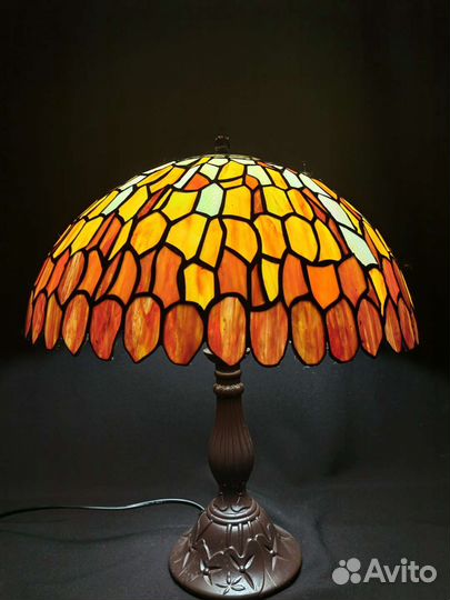Лампа настольная, витражная, в технике Tiffany