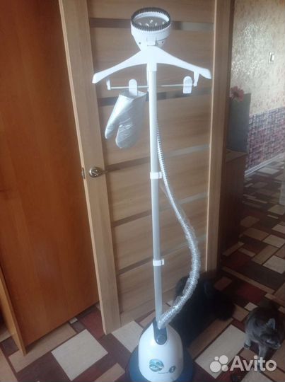 Отпариватель для одежды вертикальный