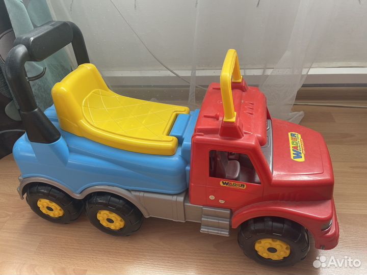 Детская машинка каталка