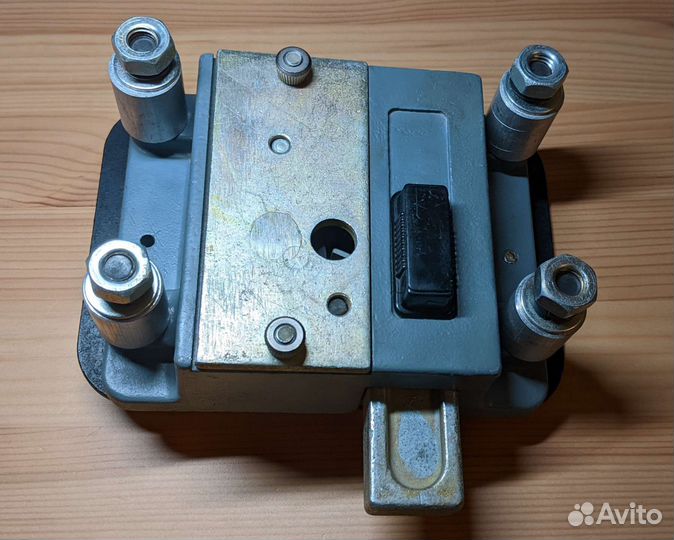 Гаражный замок с ключами