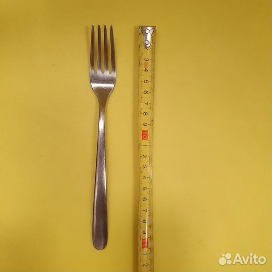 Тарелки приборы бокалы