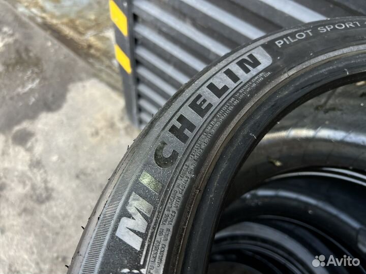 Michelin Pilot Sport 4 255/40 R20 и 295/35 R20 105Y