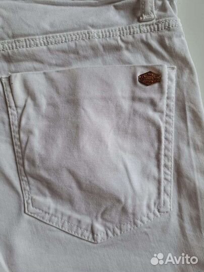 Джинсовые белые шорты Stradivatius 44 р-р