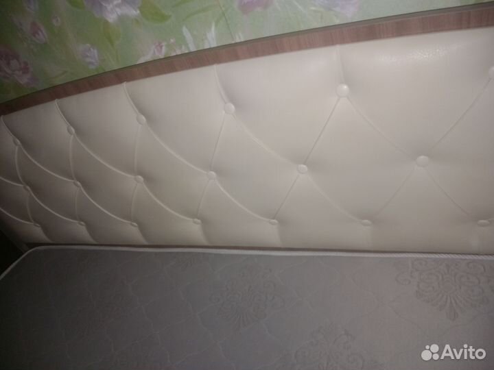Кровать с матрасом бу