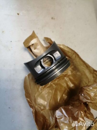 Поршень на Ford Fiesta 1.3