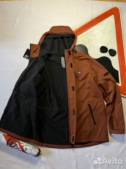 Ветровка peaceful hooligan