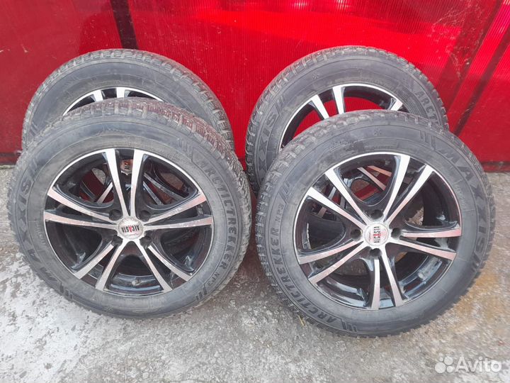 Maxxis ArcticTrekker NP3 185/65 R15