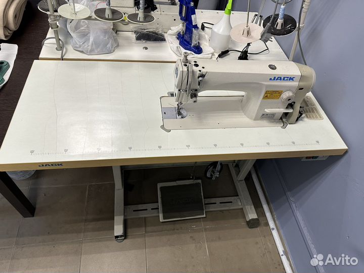 Швейная машина Jack