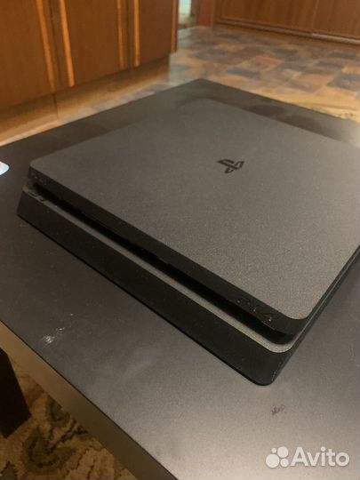 PS4 slim + 3 игры в комплекте (торг есть )