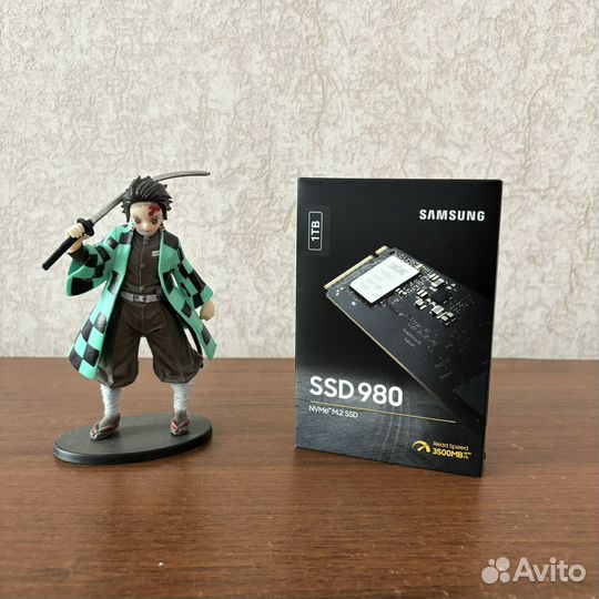Samsung M.2 980 SSD 1TB новый