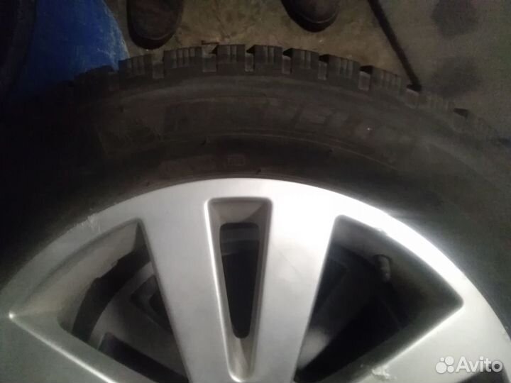 Продам резину на дисках 255 55 R18 Франция