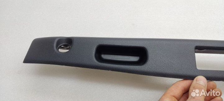 Накладка крышки багажника Mercedes-Benz E-Class