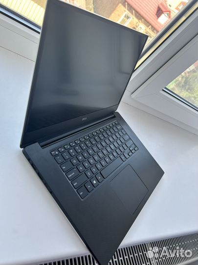 Ноутбук dell 9570