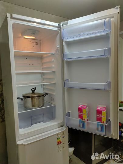 Продам холодильник Веко