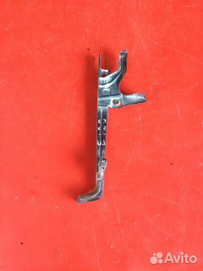 Планка радиатора Toyota Corolla E150