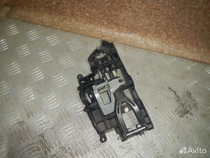 Кронштейн ручки, BMW -5 (F10, F11) (09)