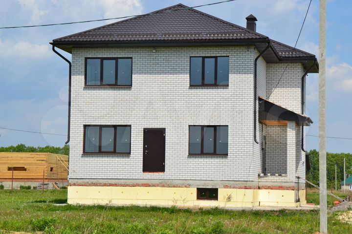 Дом 216 м² на участке 14,7 сот.