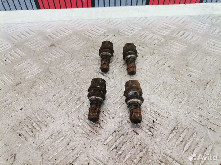 Болт Citroen C4 Picasso 2007 701601139B