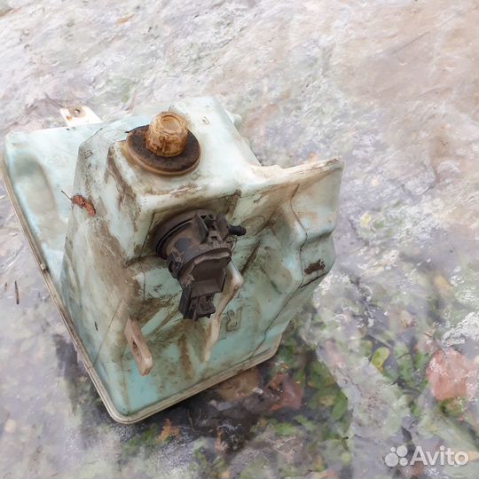 Бачок омывателя Мазда 6 GG